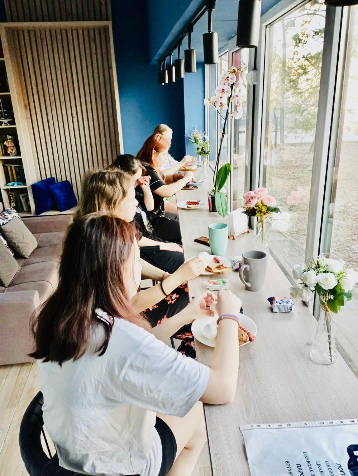 Like Home Hostel Na Shevchenko, 162Б 알마티 외부 사진