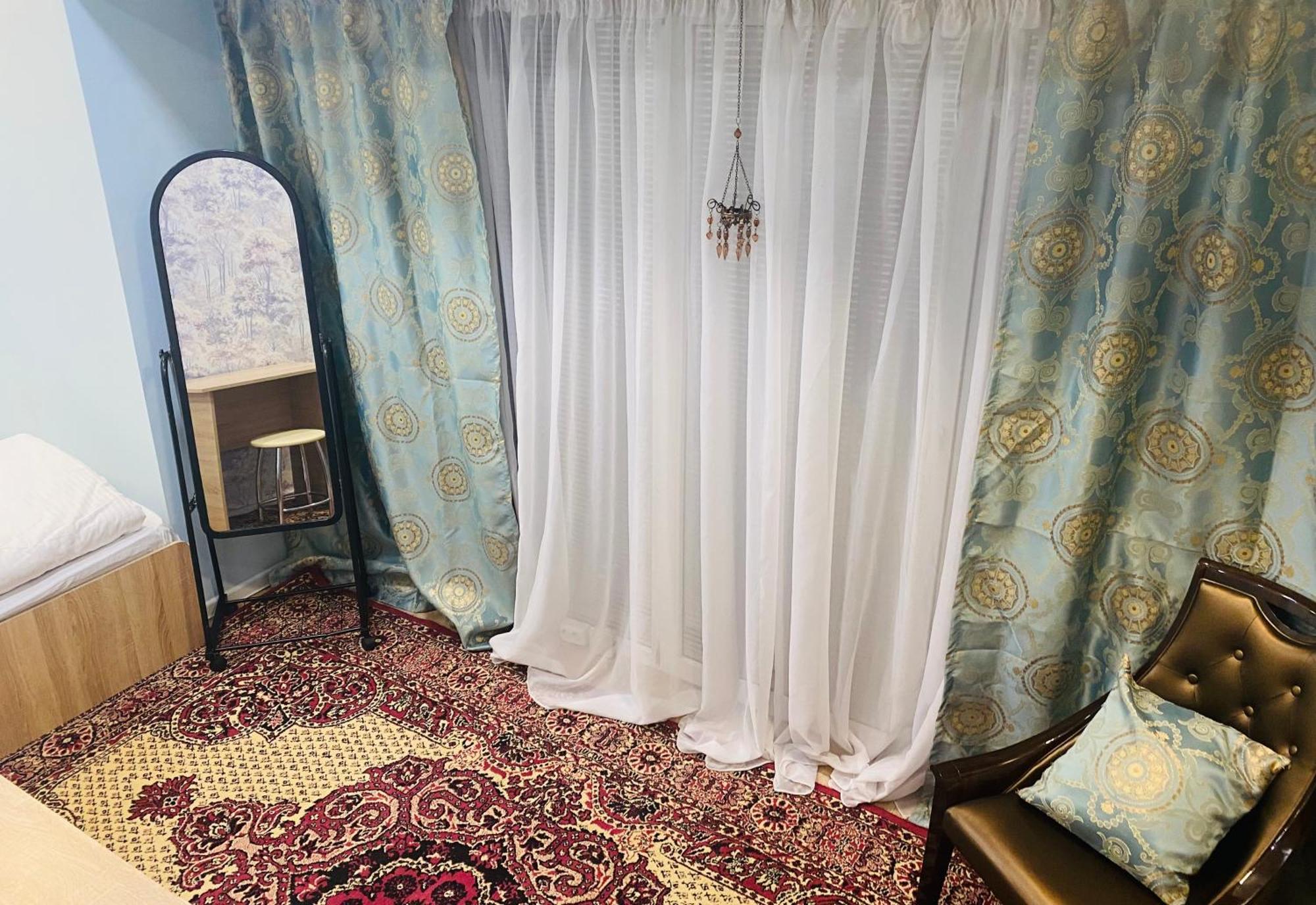 Like Home Hostel Na Shevchenko, 162Б 알마티 외부 사진